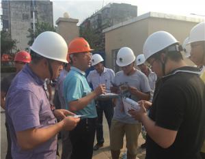 房總集團開展“送法律進工地、送關(guān)愛惠民工”活動